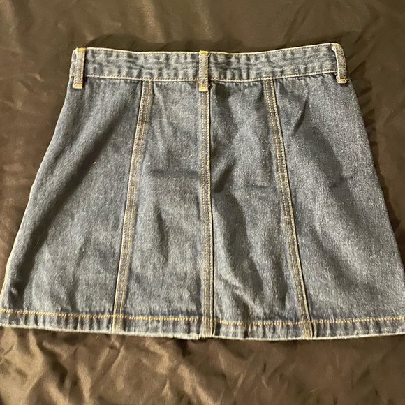Forever 21 denim mini skirt - Picture 2 of 3